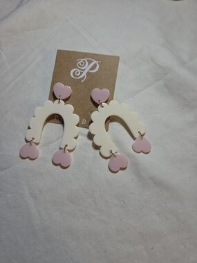 Plunder Cream and Light Pink Heart Arch Dangle Earrings